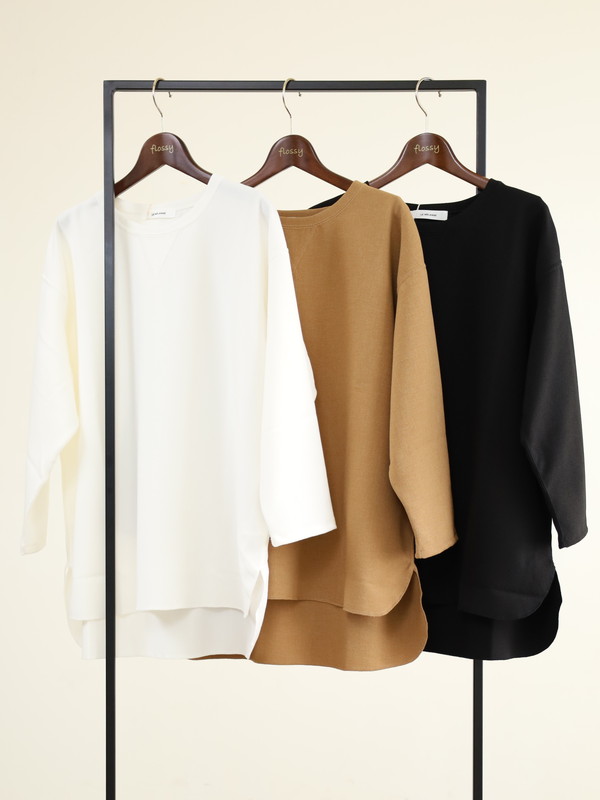 【LeMelange】ガゼット入りラウンドヘムトップス