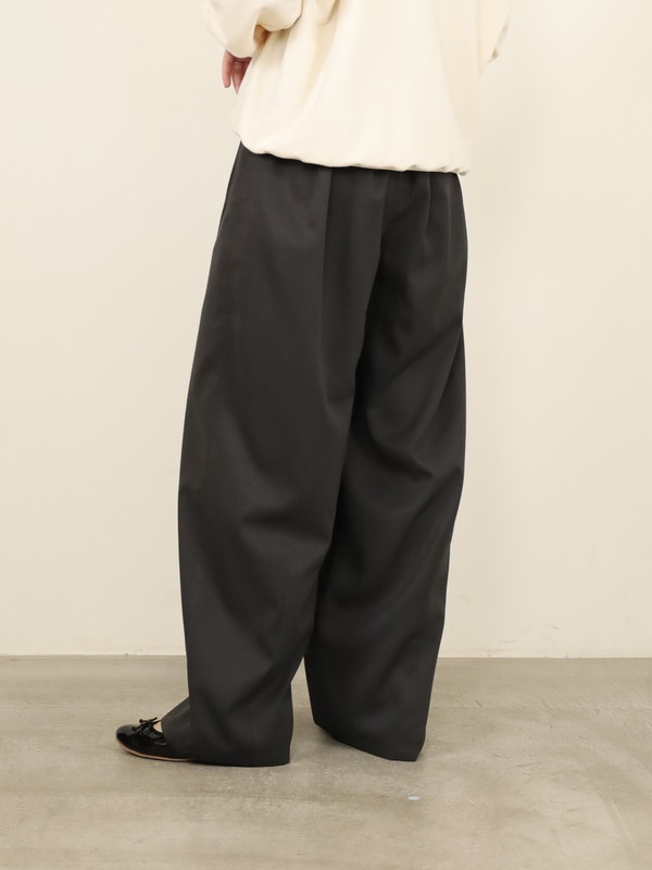 【CEaRET】タックカーブパンツ