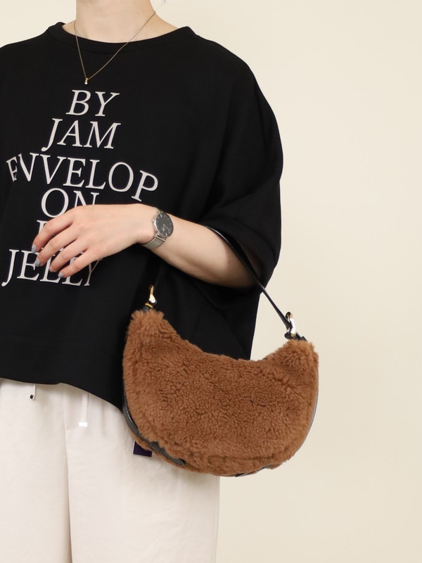 【VIOLA'dORO】エコムートン三日月ポシェット