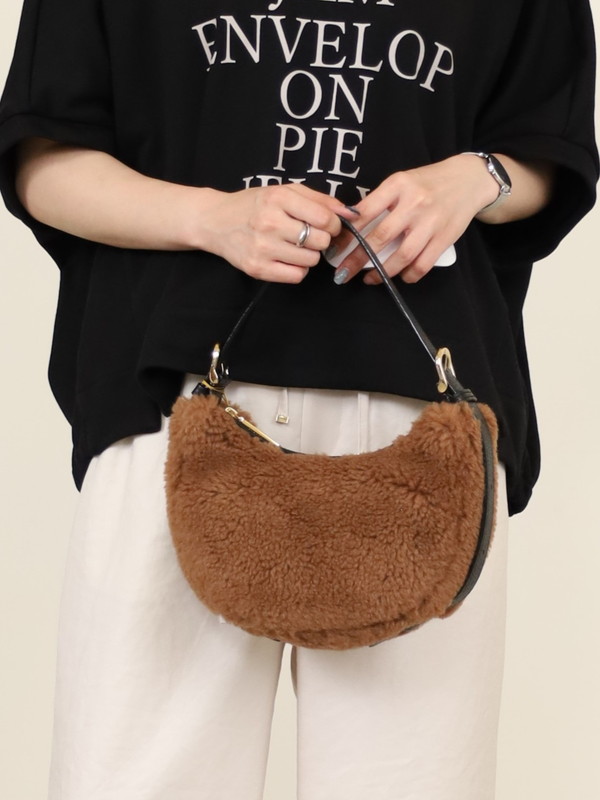 【VIOLA'dORO】エコムートン三日月ポシェット