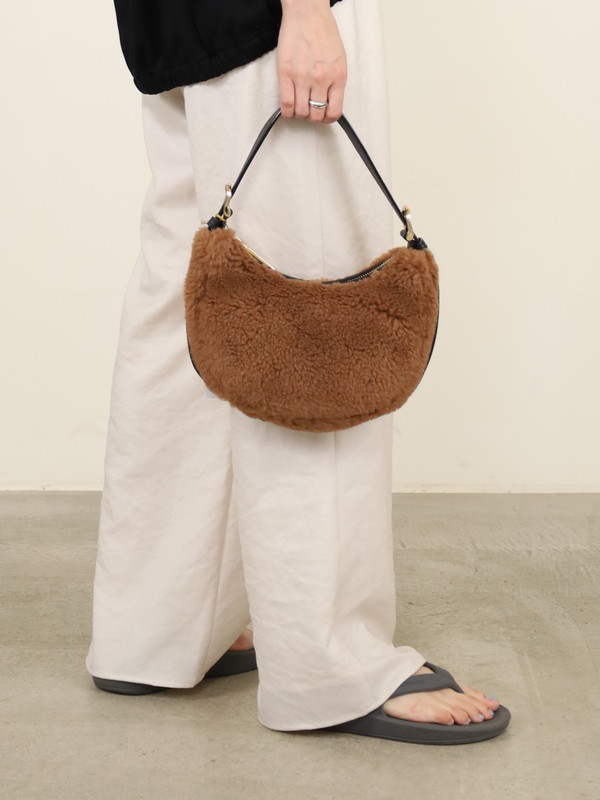 【VIOLA'dORO】エコムートン三日月ポシェット