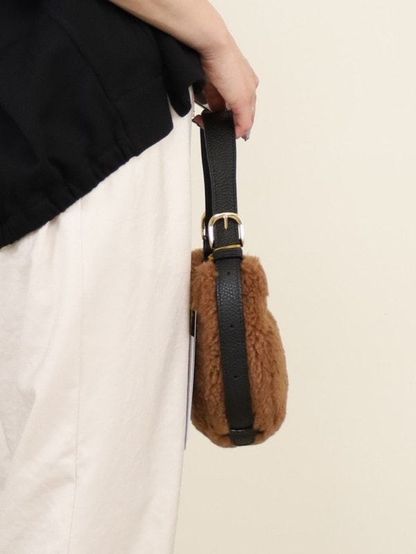 【VIOLA'dORO】エコムートン三日月ポシェット