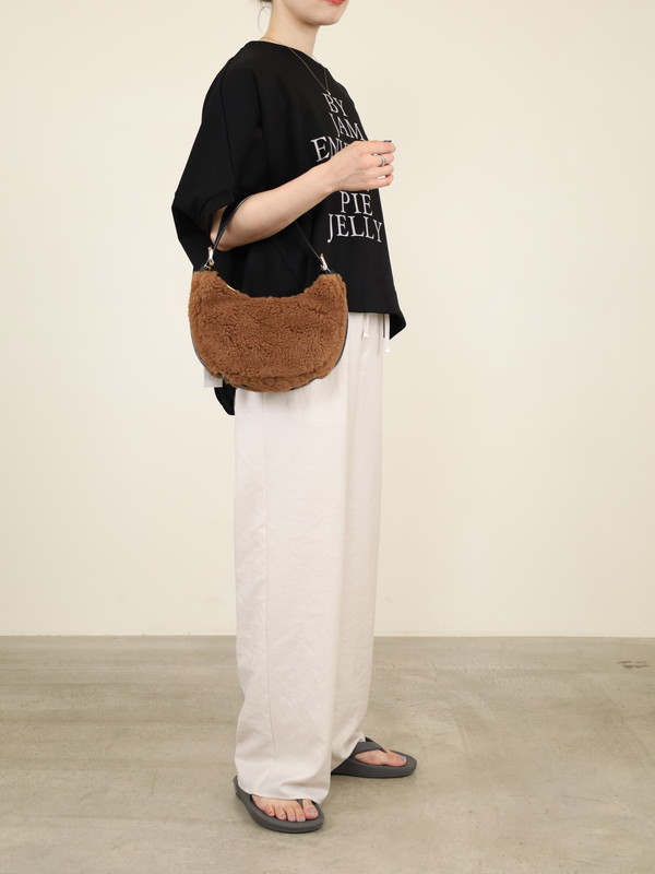 【VIOLA'dORO】エコムートン三日月ポシェット