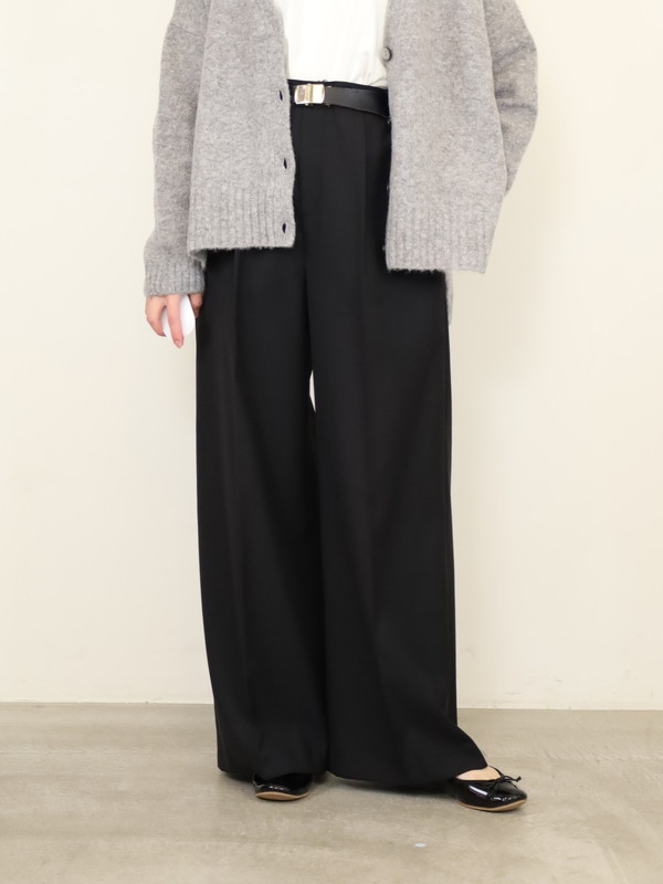 【CEaRET】タックストレートパンツ
