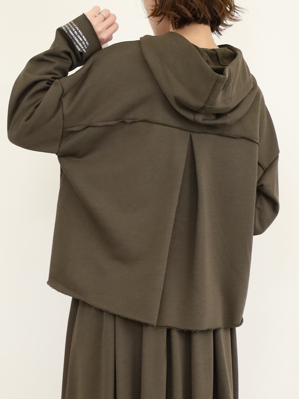 【ayane】裏毛後ろタック箔ロゴパーカー