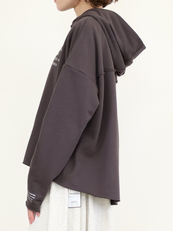 【ayane】裏毛後ろタック箔ロゴパーカー