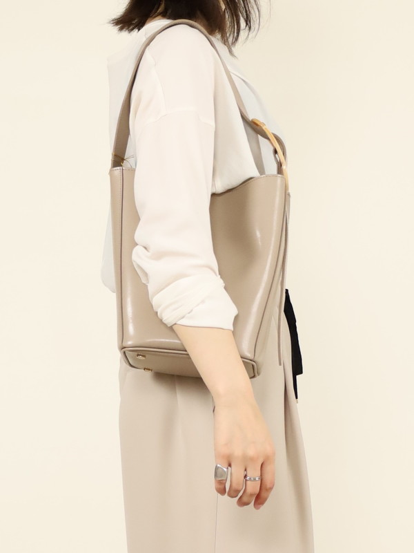 【VIOLA'dORO】スプリットレザーワンショルダーバッグ