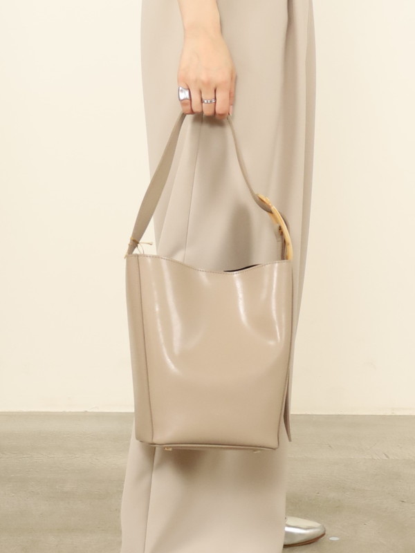 【VIOLA'dORO】スプリットレザーワンショルダーバッグ