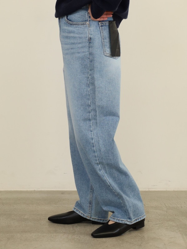 【tranoi】ストレートデニムパンツ 