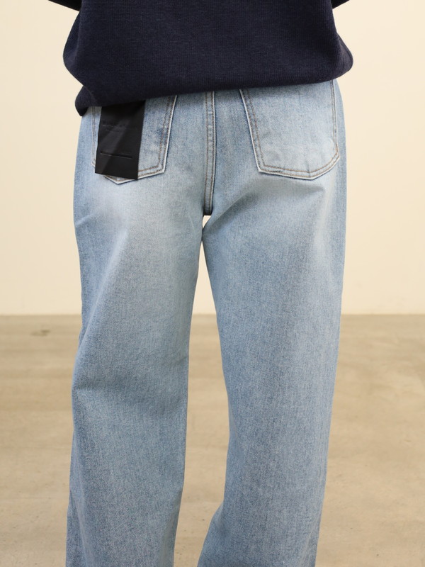 【tranoi】ストレートデニムパンツ 