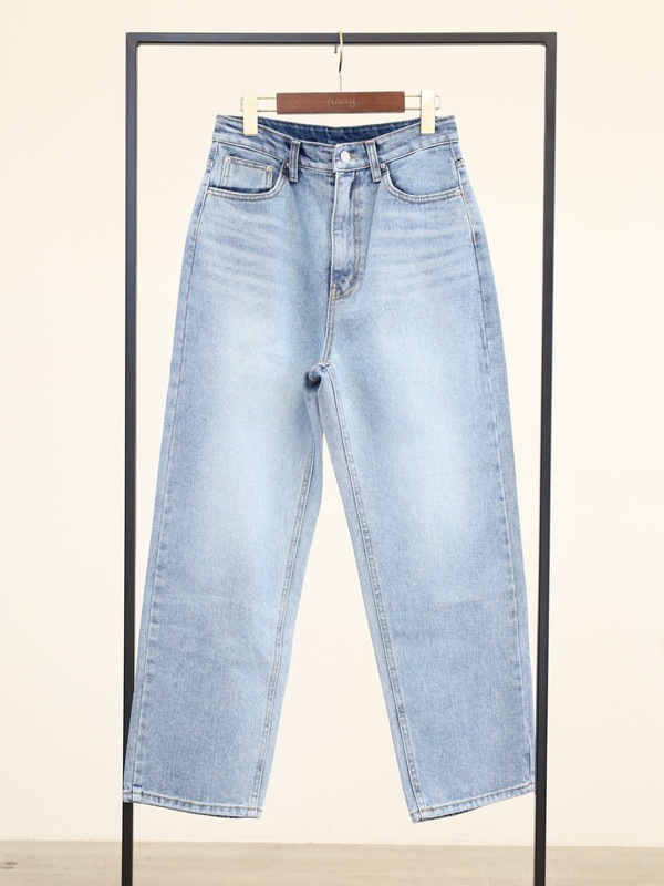 【tranoi】ストレートデニムパンツ 