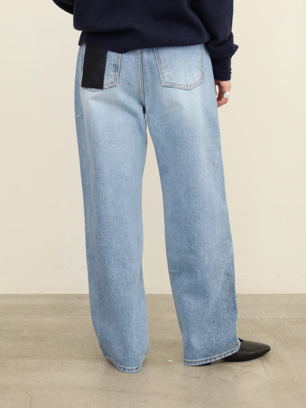 【tranoi】ストレートデニムパンツ 