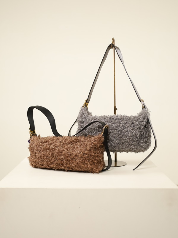 【VIOLA'dORO】カールエコファーワンショルダーバッグ