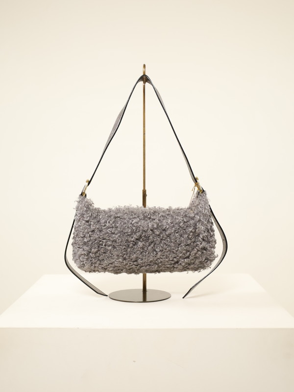 【VIOLA'dORO】カールエコファーワンショルダーバッグ