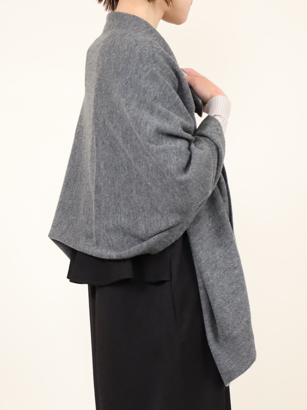 【Emmaculate】ボタン付きニットストール