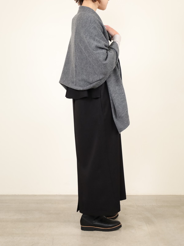 【Emmaculate】ボタン付きニットストール