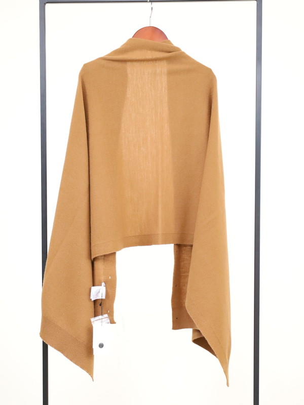 【Emmaculate】ボタン付きニットストール