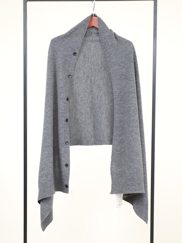 【Emmaculate】ボタン付きニットストール