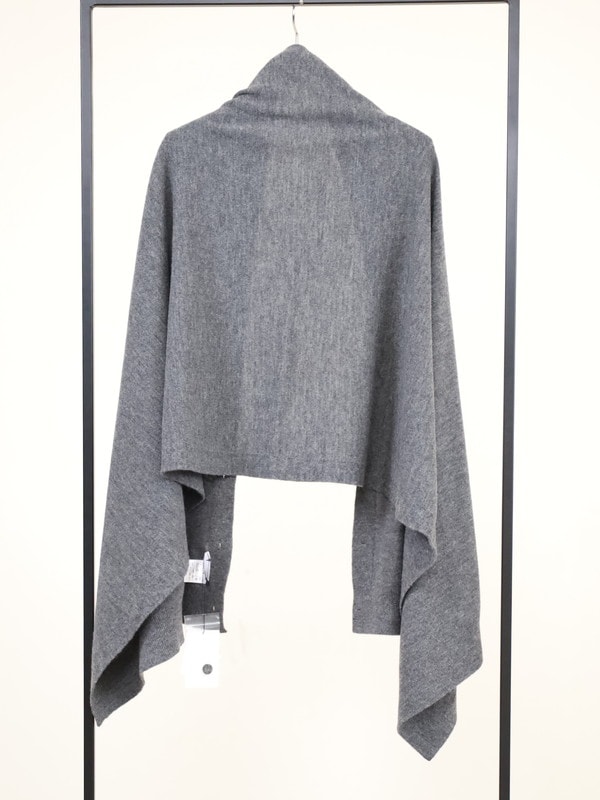 【Emmaculate】ボタン付きニットストール