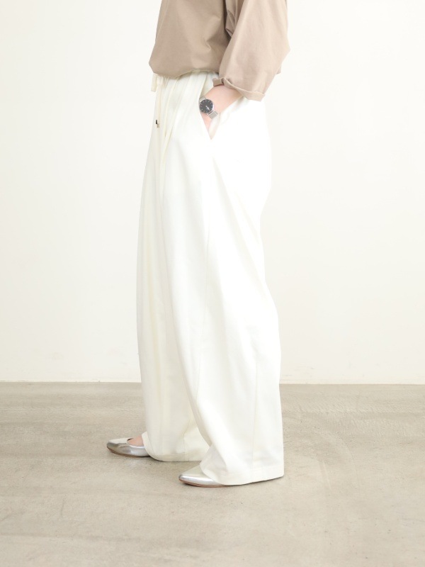 【ayane】ポンチ素材バレルレッグパンツ