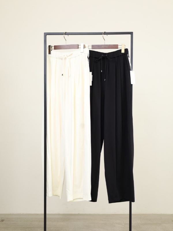 【ayane】ポンチ素材バレルレッグパンツ