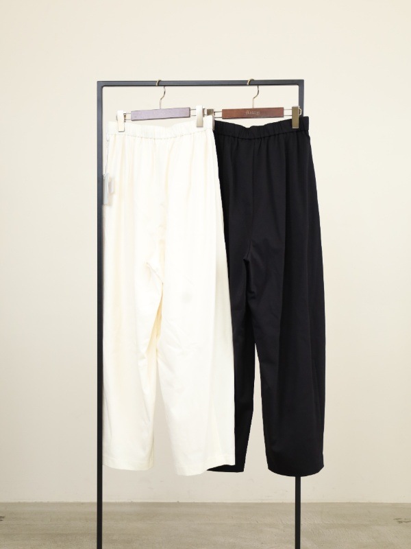 【ayane】ポンチ素材バレルレッグパンツ