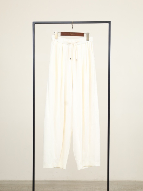 【ayane】ポンチ素材バレルレッグパンツ