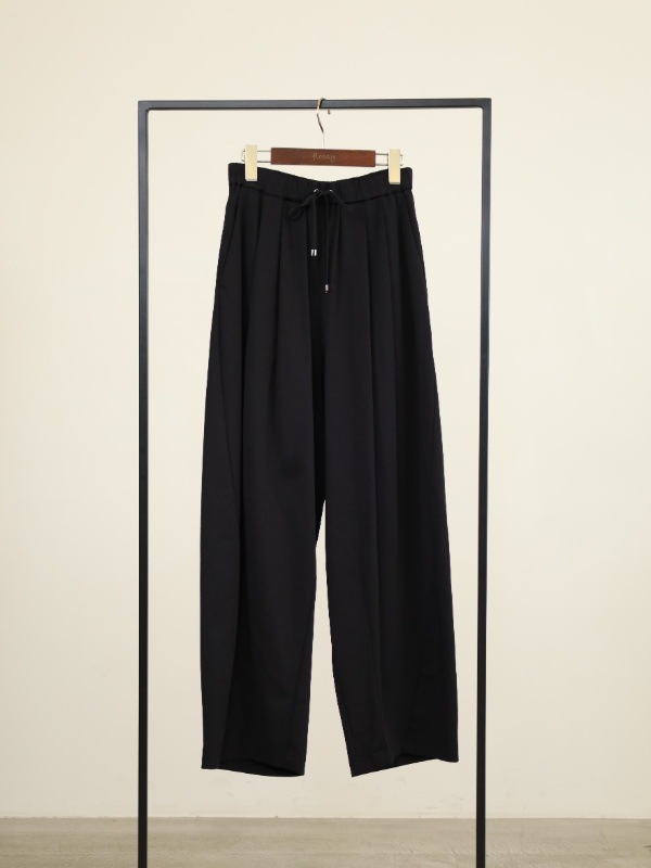 【ayane】ポンチ素材バレルレッグパンツ