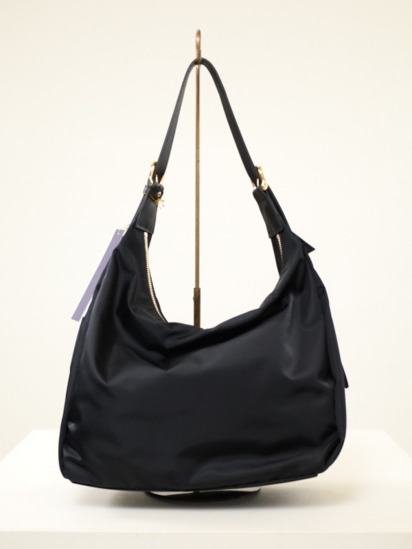 【VIOLA'dORO】ワンショルダーナイロンバッグ