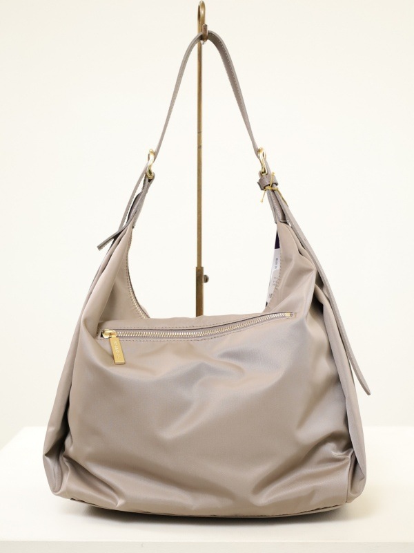 【VIOLA'dORO】ワンショルダーナイロンバッグ