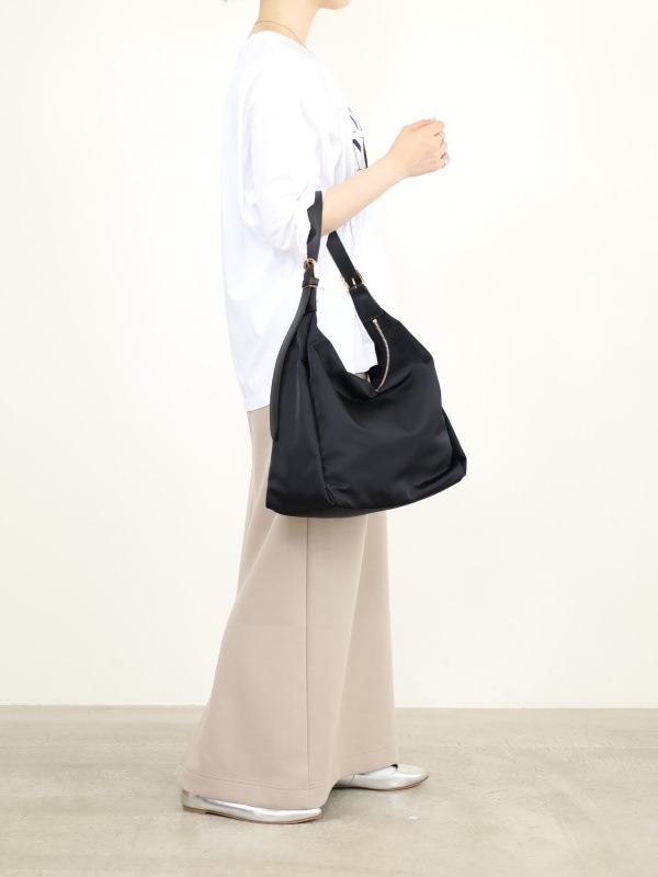 【VIOLA'dORO】ワンショルダーナイロンバッグ