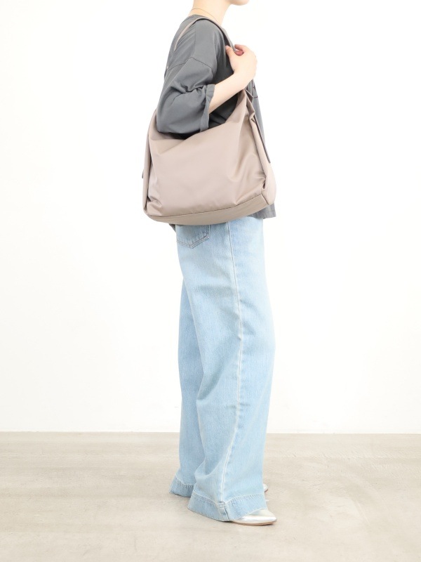 【VIOLA'dORO】ワンショルダーナイロンバッグ