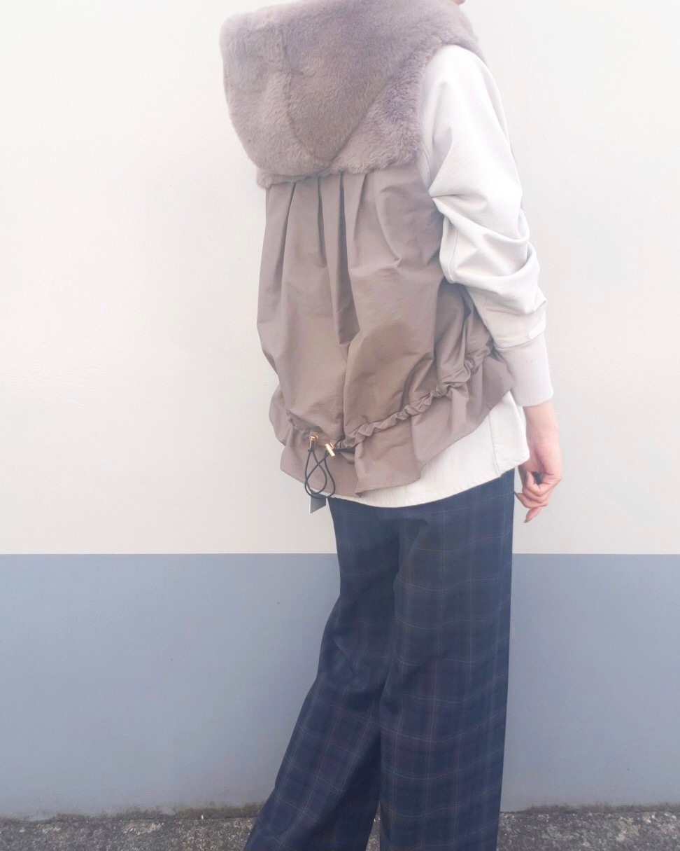 【trois】エコファーフーテッドベスト