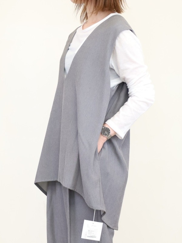 【CHIGNON】肩タックVネックベスト