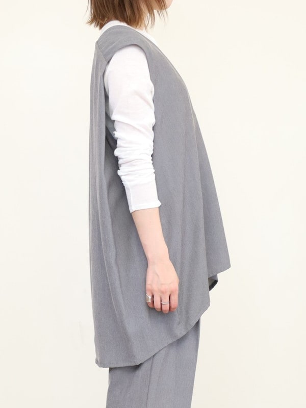 【CHIGNON】肩タックVネックベスト