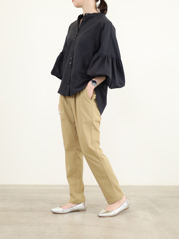 【trois】ハイテンションストレッチテーパードパンツ