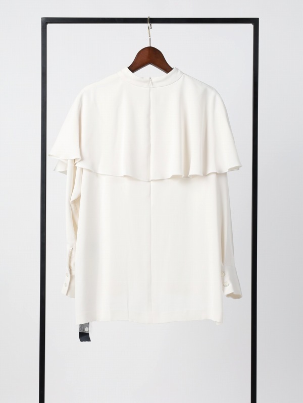 【dolly-sean】とろみサテンケープブラウス