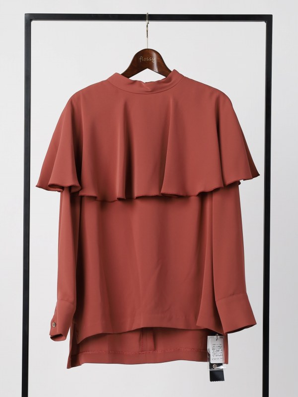 【dolly-sean】とろみサテンケープブラウス