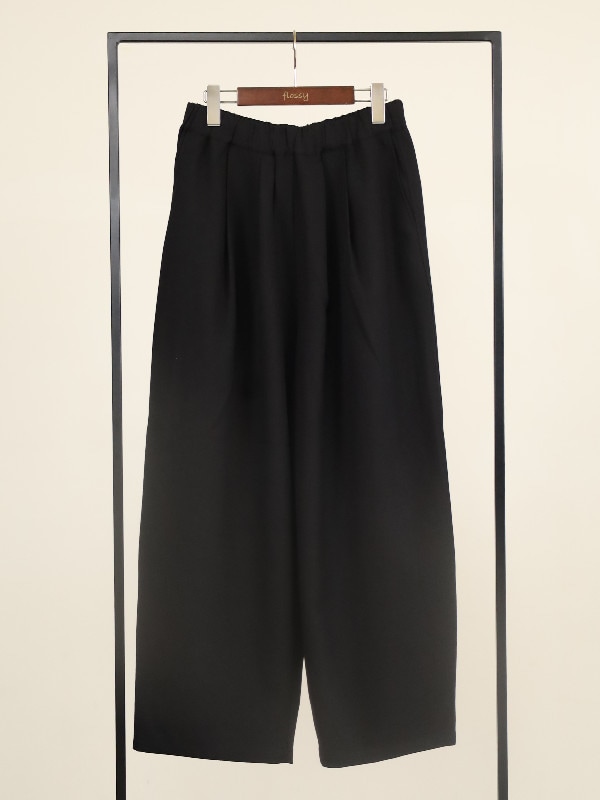 【siro de la bonte】ストレッチツイルタックイージーパンツ