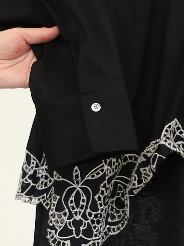 【trois】刺繍コットンボイルフラップブラウス