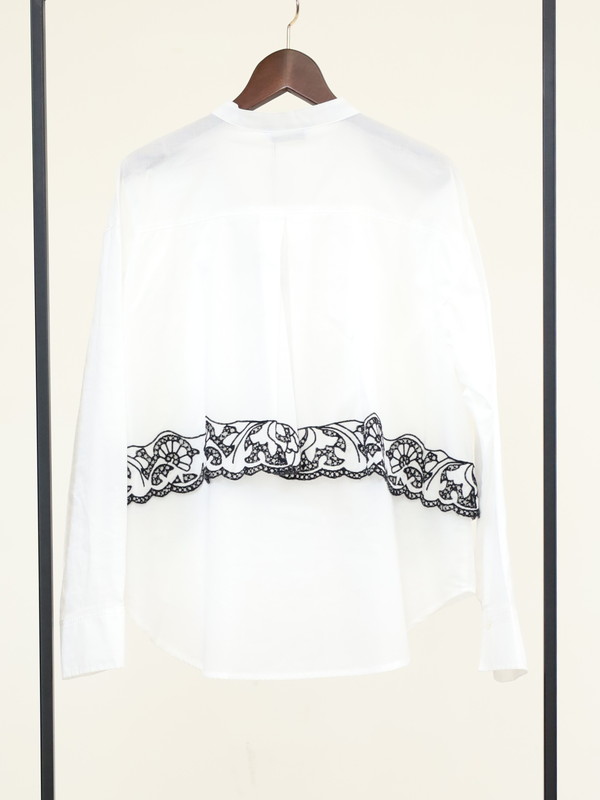 【trois】刺繍コットンボイルフラップブラウス