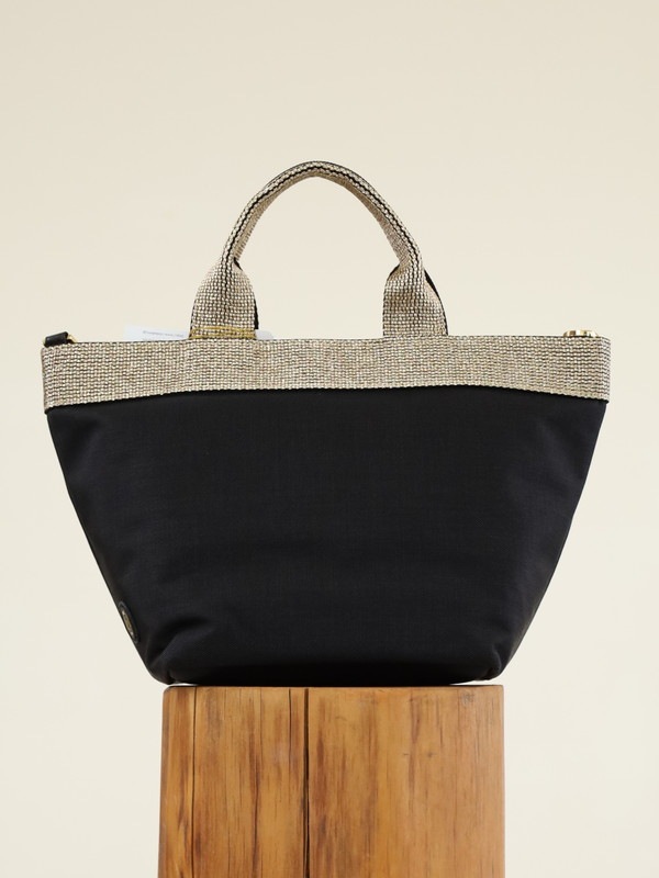 【VIOLAd'ORO】キラリ☆ナイロンバッグ