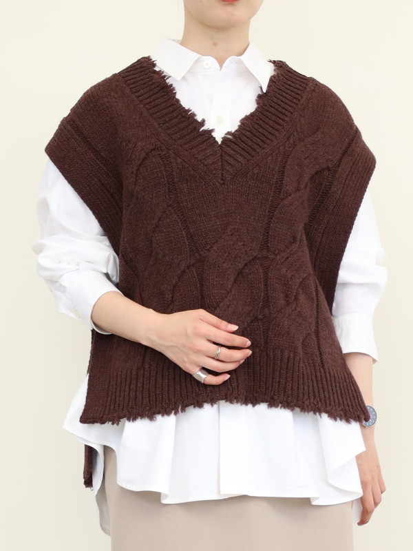 【CEaRET】ケーブルニットベスト