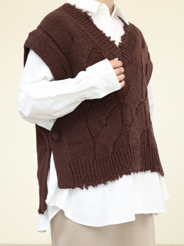 【CEaRET】ケーブルニットベスト