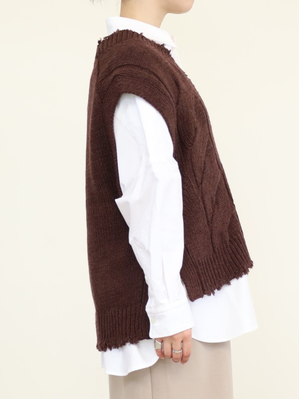 【CEaRET】ケーブルニットベスト