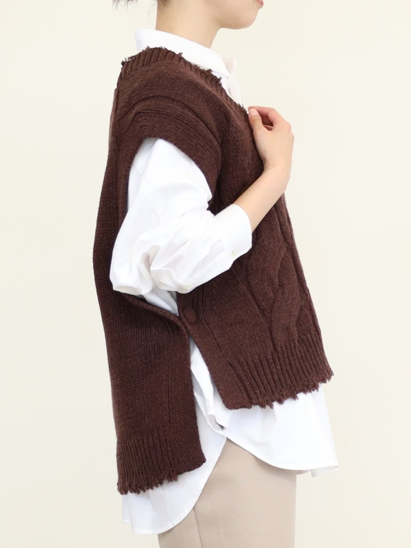 【CEaRET】ケーブルニットベスト