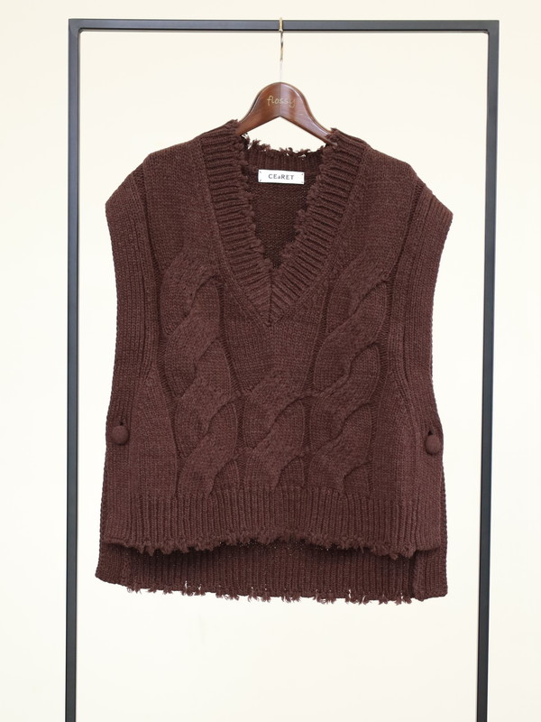 【CEaRET】ケーブルニットベスト