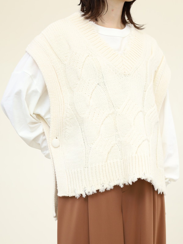 【CEaRET】ケーブルニットベスト