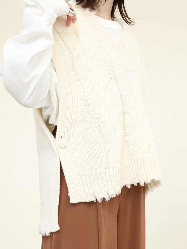 【CEaRET】ケーブルニットベスト