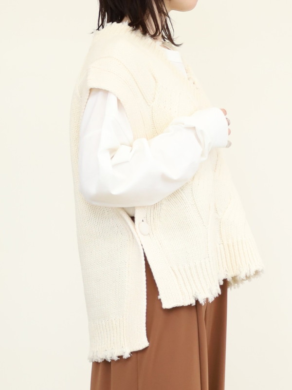 【CEaRET】ケーブルニットベスト